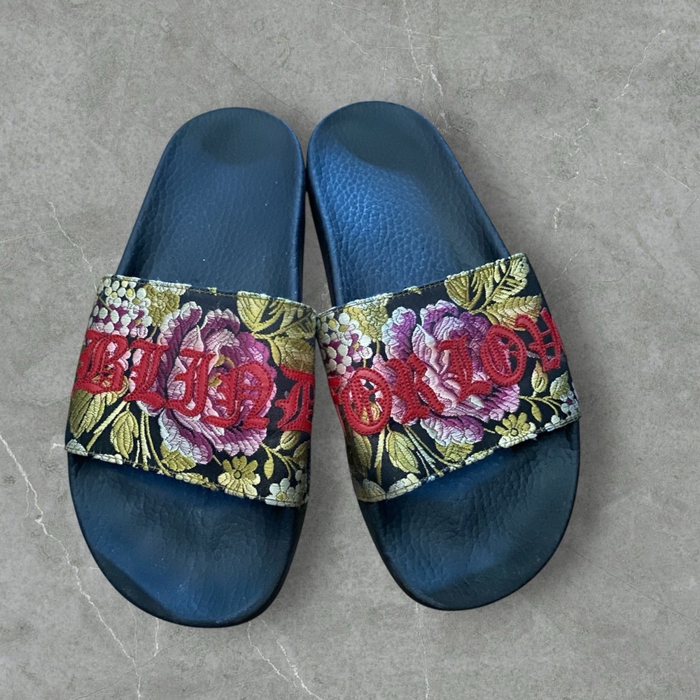 Gucci Blind For Love - Gucci Floral Slides -Gucci Pursuit Sandals 🎉 Host Pick!! - Picture 2 of 6